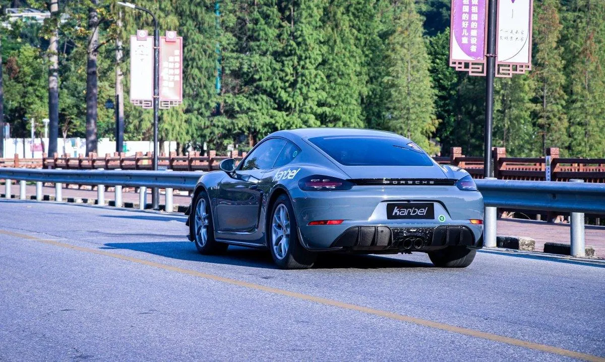 Karbel Carbon Side Skirts for Porsche 718 Cayman/Boxster/GTS/GT4/Spyder Carbon Fiber