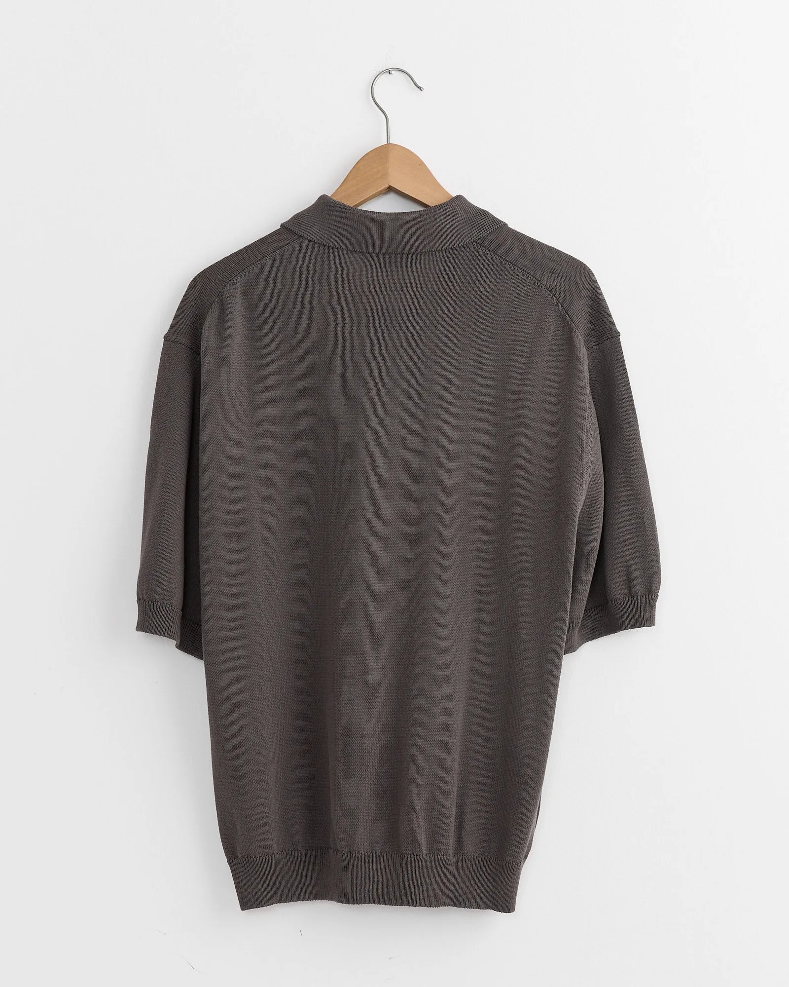 Swing Polo in Warm Grey